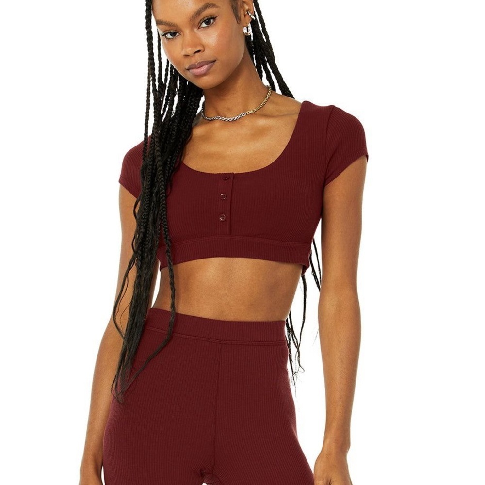 NWOT💕 Alo Yoga Blissful Henley Bra Top - Cranberry XS